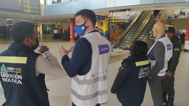 Migraciones Bolivia y EUROFRONT intercambian buenas prácticas sobre entrevistas en frontera contra los delitos transnacionales